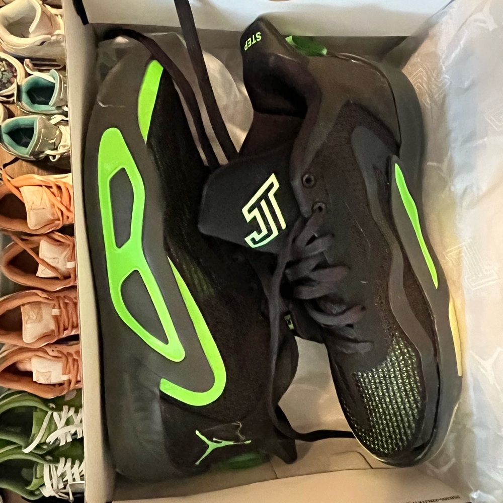 Jordan Tatum 1 Basketball shoes. Size 8 women’s , 6.5 youth